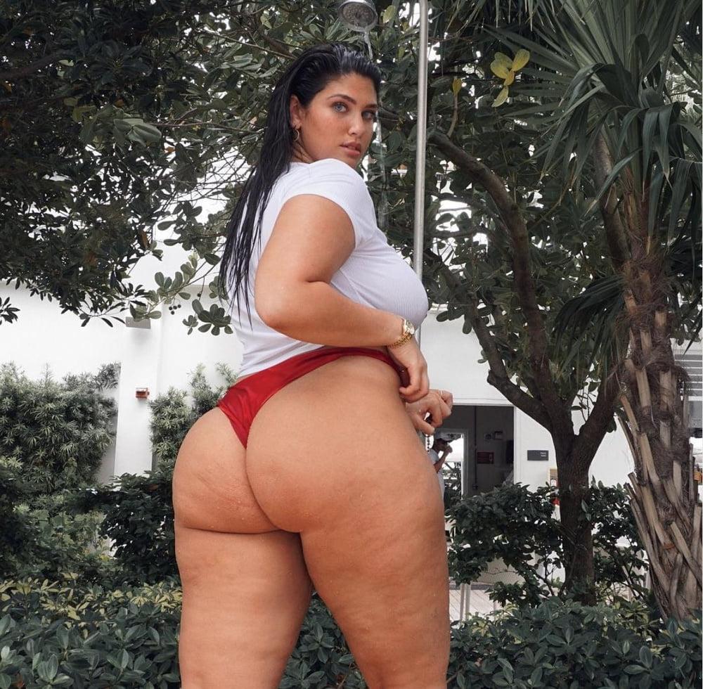 25P All women are gorgeous to me, but these in particular...