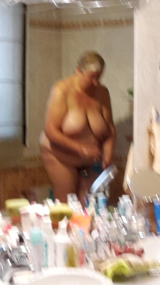 11P MY FEMALE TO THE SHOWER