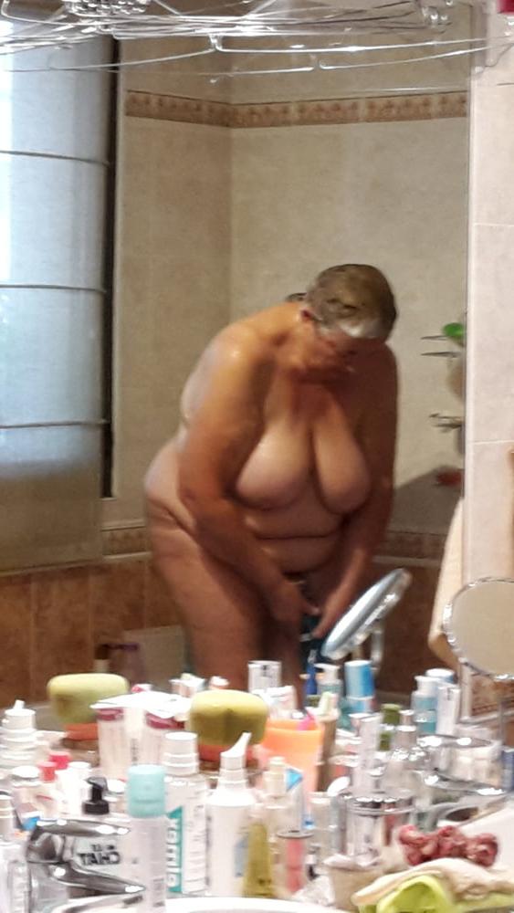 11P MY FEMALE TO THE SHOWER