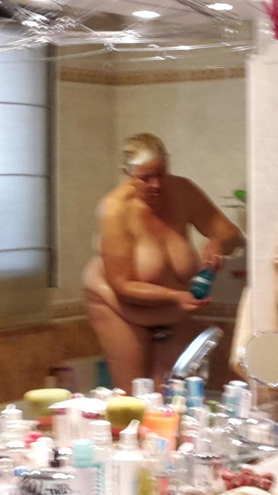 11P MY FEMALE TO THE SHOWER