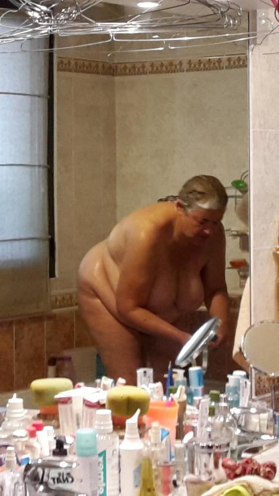 11P MY FEMALE TO THE SHOWER