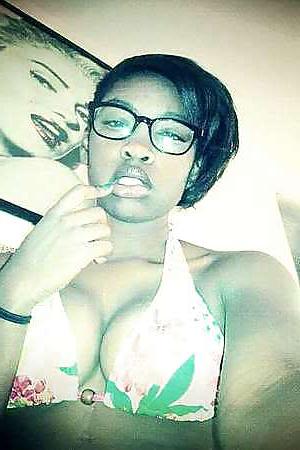 25P Teen Cleavage - Dressed
