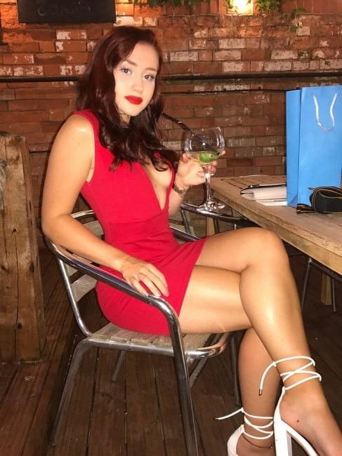 25P women showing off their pussy or breast in restaurant