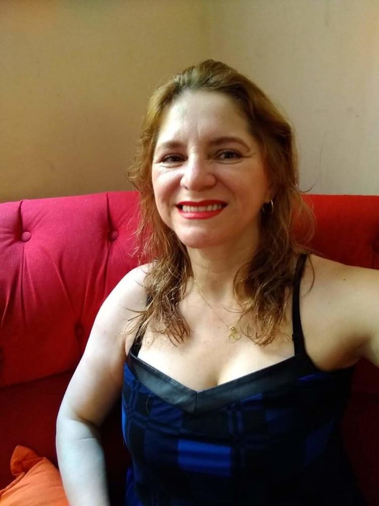 20P Simple and sexy gorgeous milf