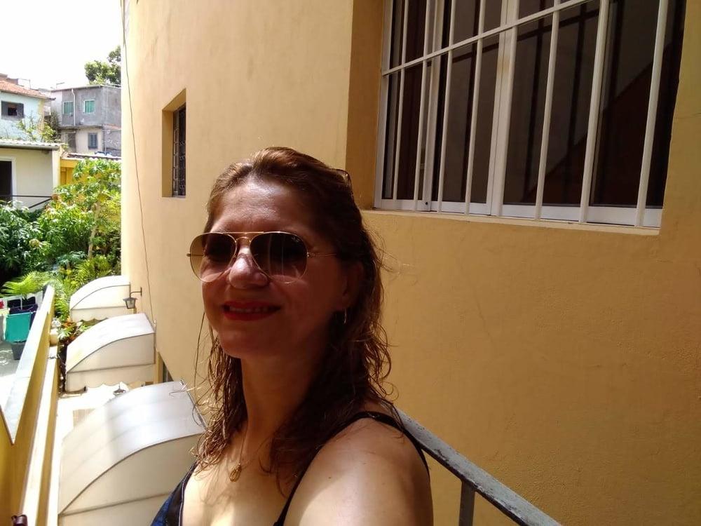 20P Simple and sexy gorgeous milf