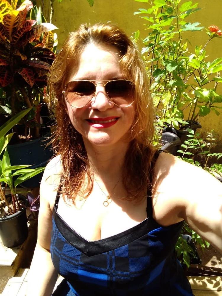 20P Simple and sexy gorgeous milf