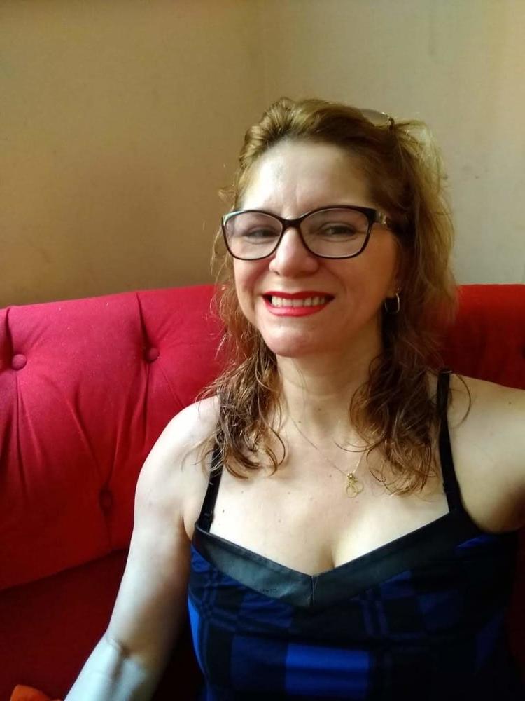 20P Simple and sexy gorgeous milf