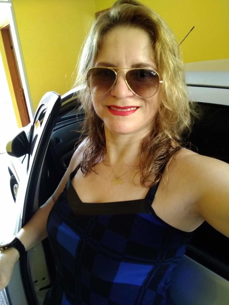 20P Simple and sexy gorgeous milf