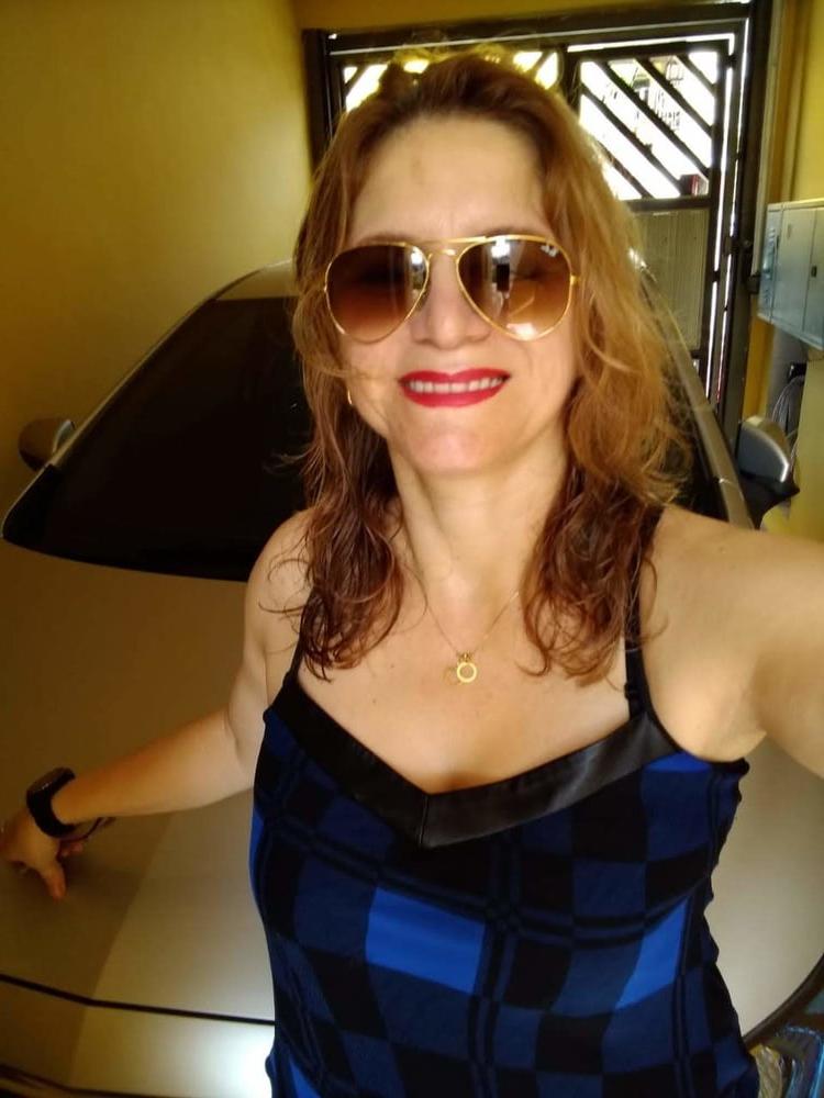20P Simple and sexy gorgeous milf