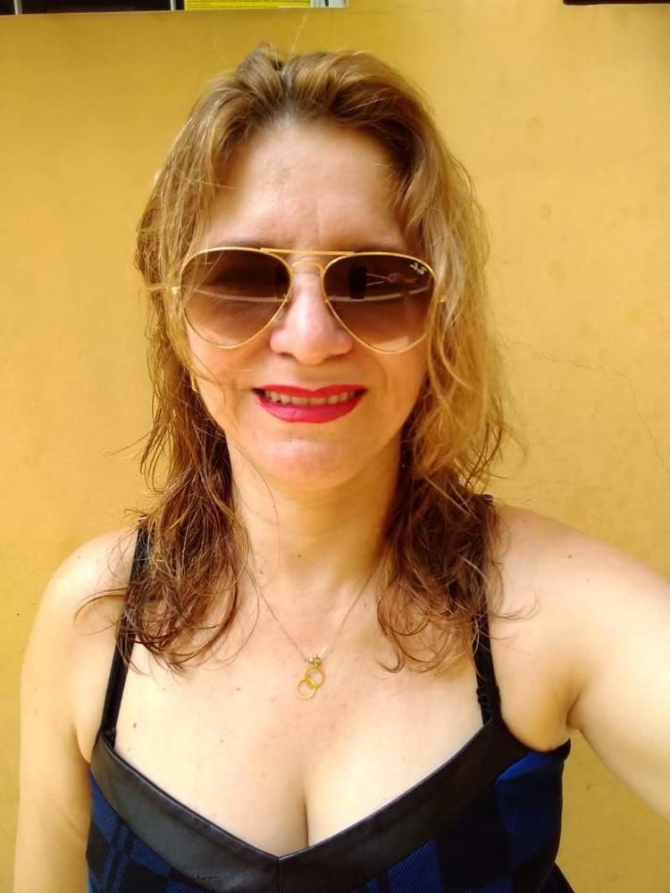 20P Simple and sexy gorgeous milf