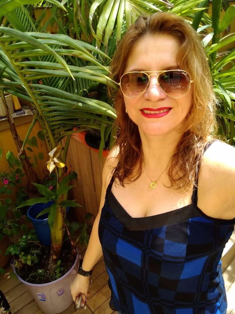 20P Simple and sexy gorgeous milf