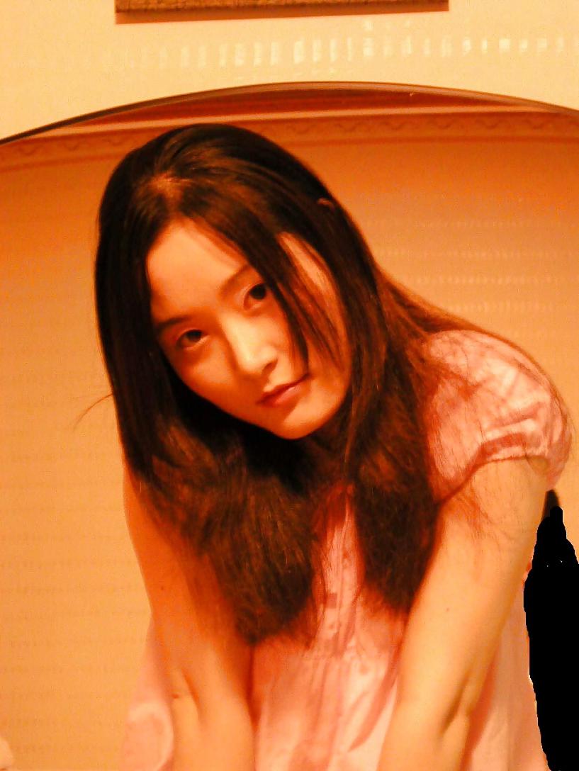 25P Korean girl nude in public