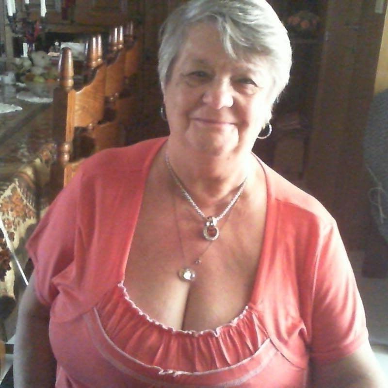 25P Help. Im addicted 2 granny cleavage