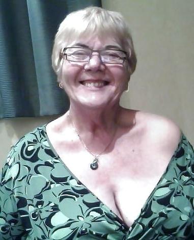 25P Help. Im addicted 2 granny cleavage