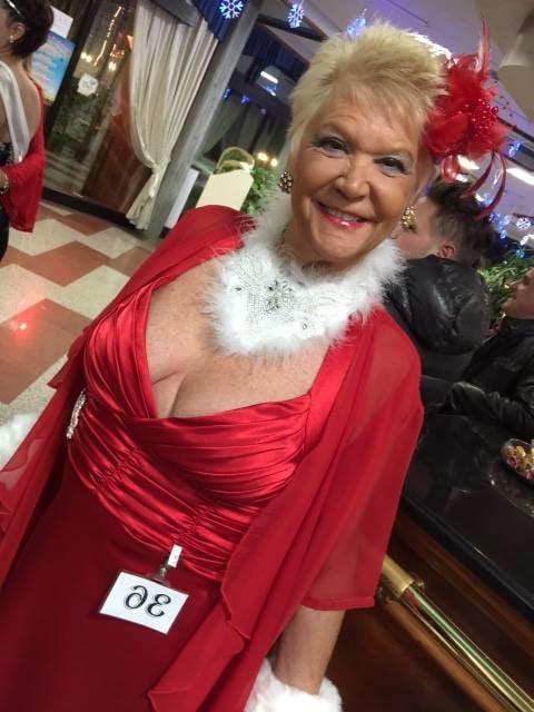 25P Help. Im addicted 2 granny cleavage