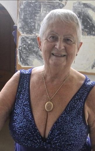 25P Help. Im addicted 2 granny cleavage