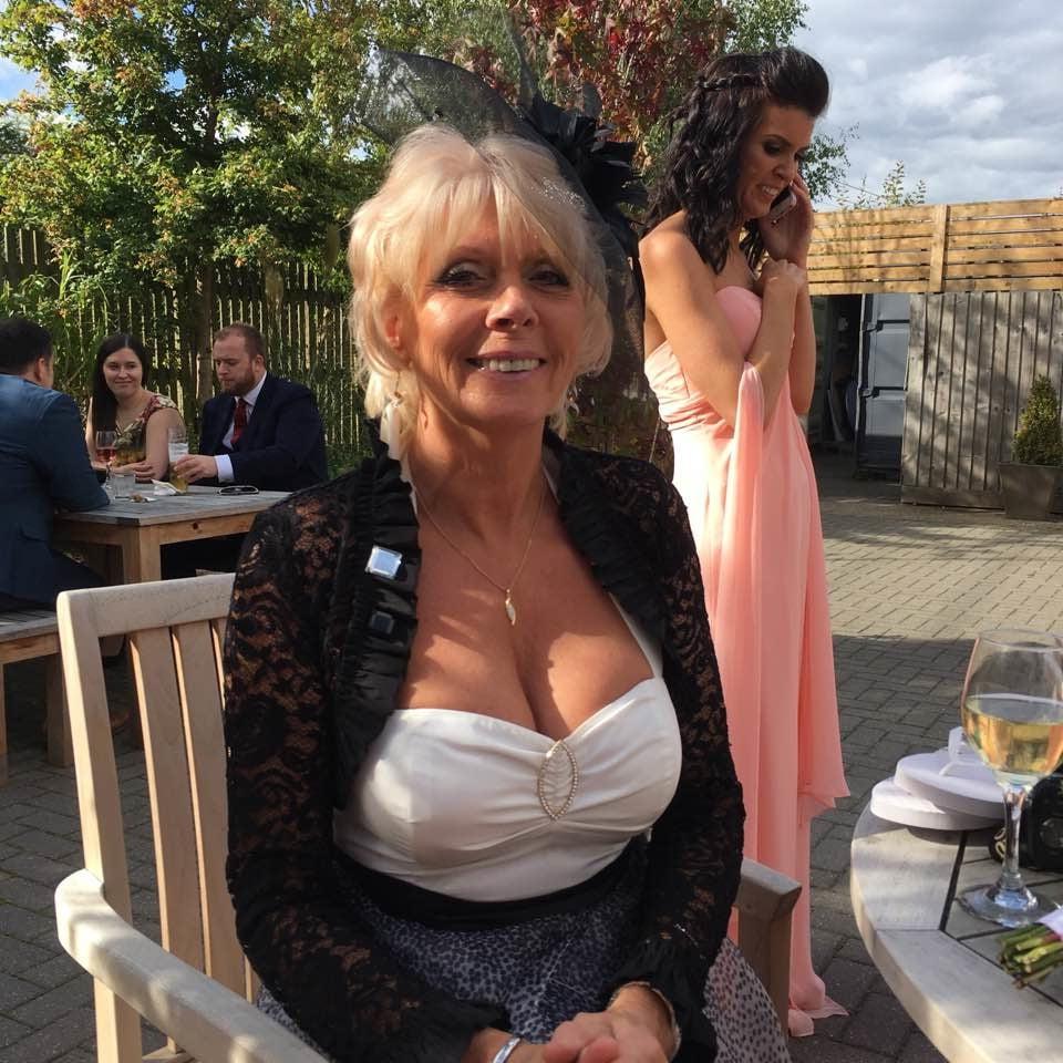 25P Help. Im addicted 2 granny cleavage