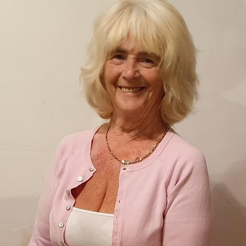 25P Help. Im addicted 2 granny cleavage