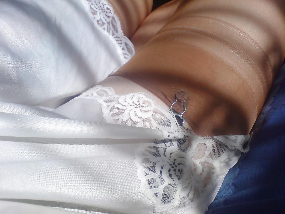 14P White slip
