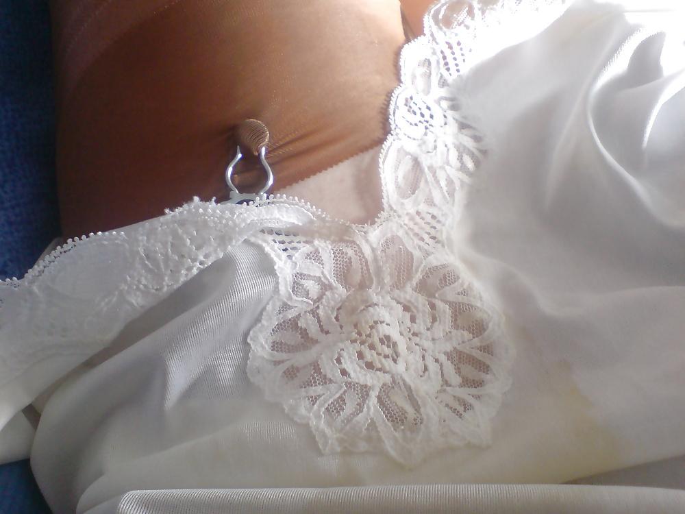 14P White slip
