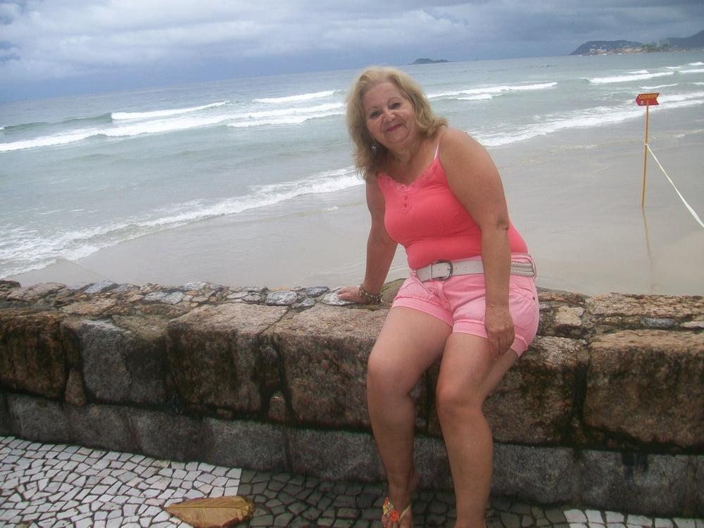 23P Sensual grandma