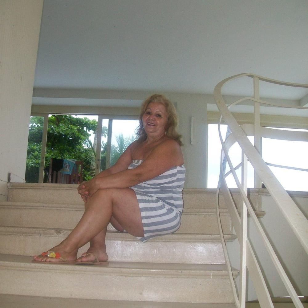 23P Sensual grandma
