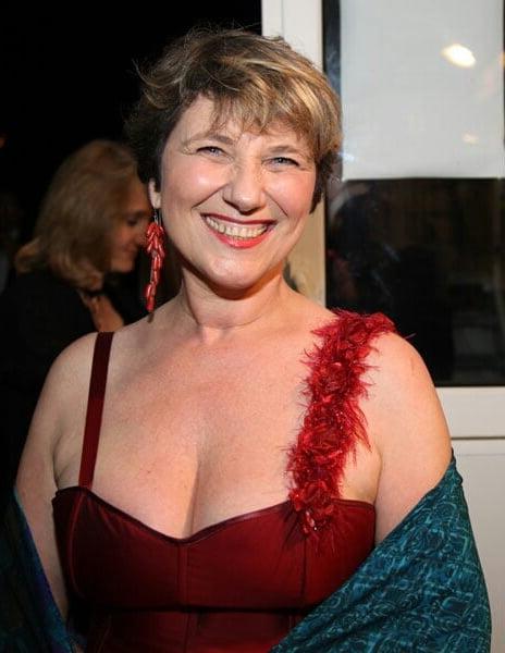 20P Mature ladies braless cleavage pokies 181