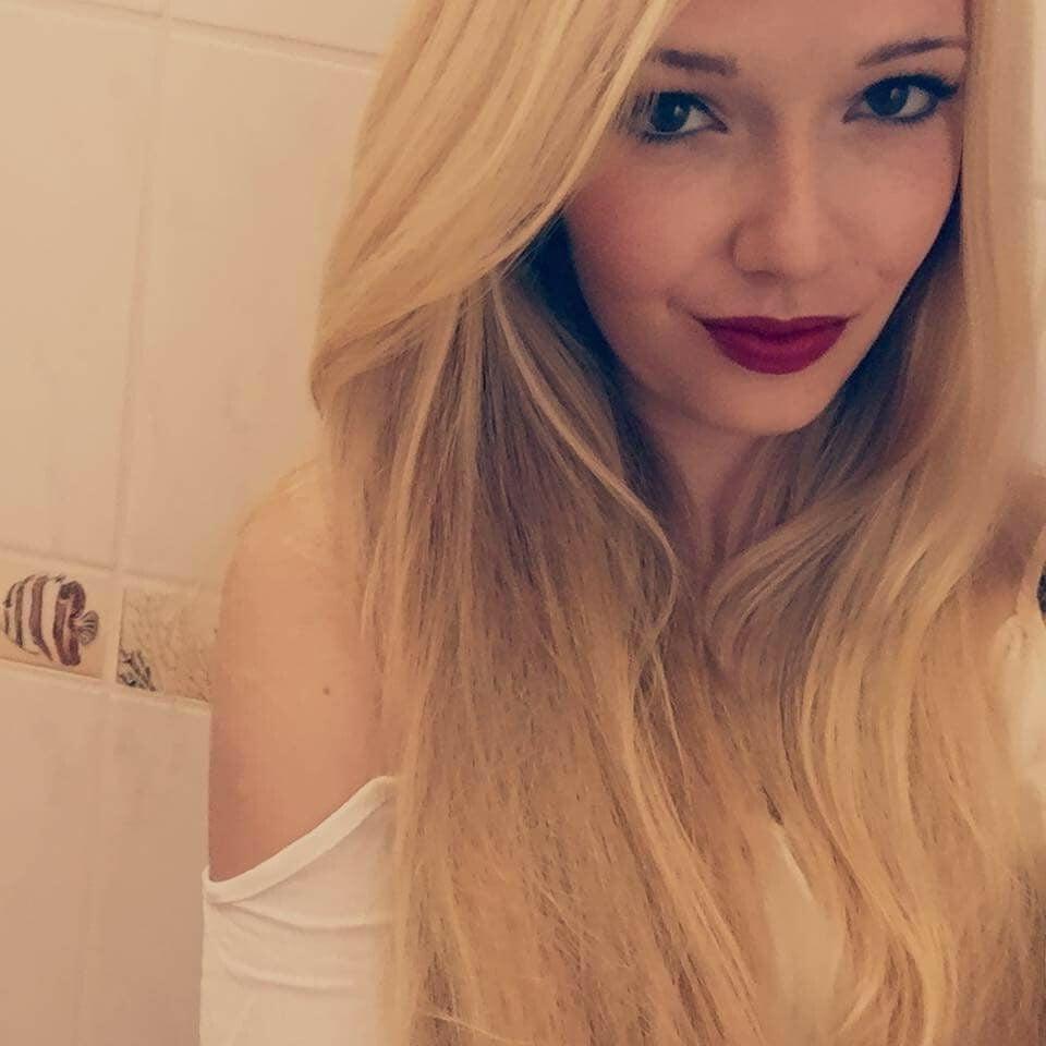 20P Red Lips Faces 1