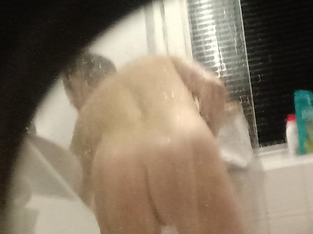 23P Milf wife Anette voyeur shower challenge