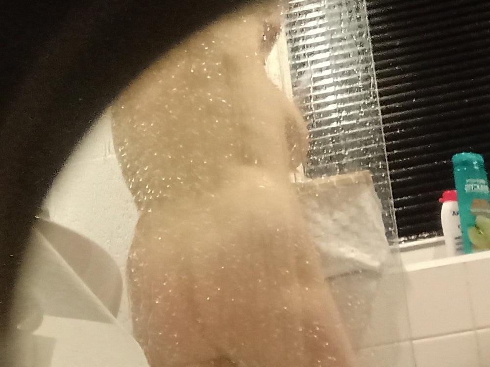23P Milf wife Anette voyeur shower challenge