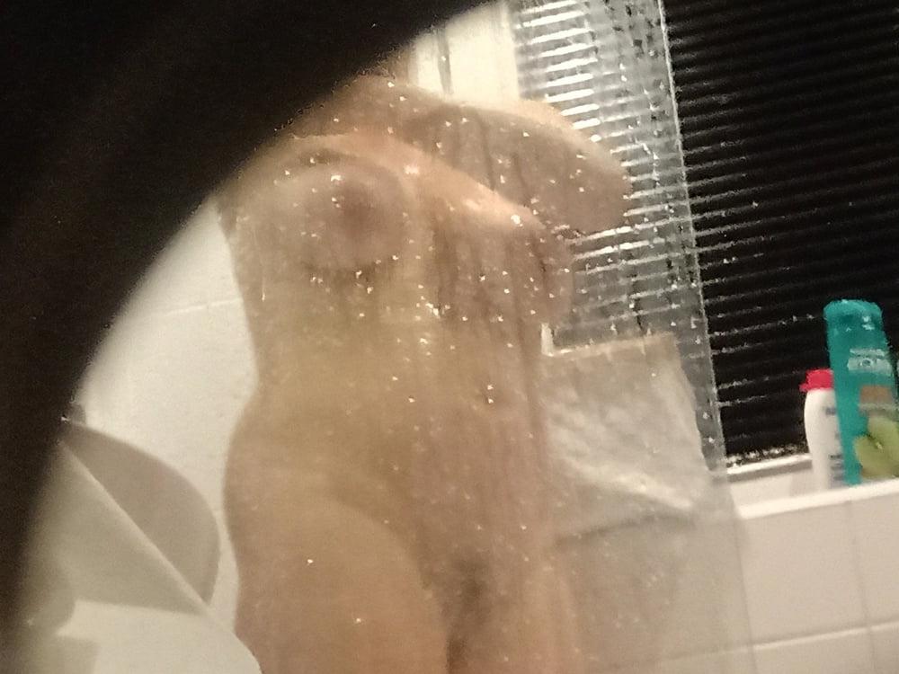 23P Milf wife Anette voyeur shower challenge