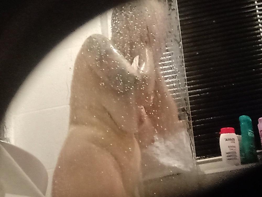 23P Milf wife Anette voyeur shower challenge