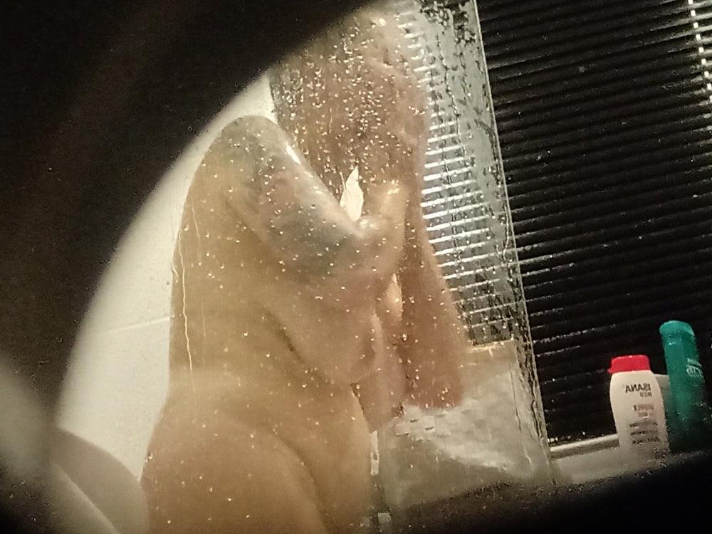 23P Milf wife Anette voyeur shower challenge
