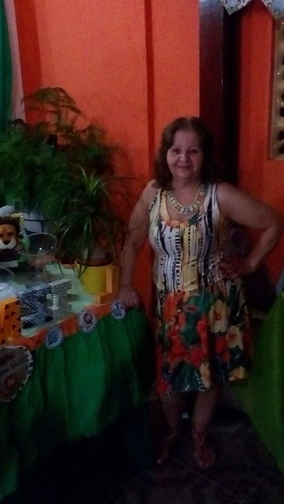 23P this grandma is very sensual makes you want to suck