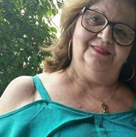 23P this grandma is very sensual makes you want to suck