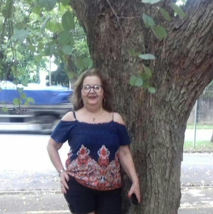 23P this grandma is very sensual makes you want to suck