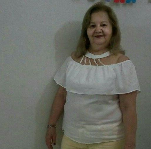 23P this grandma is very sensual makes you want to suck
