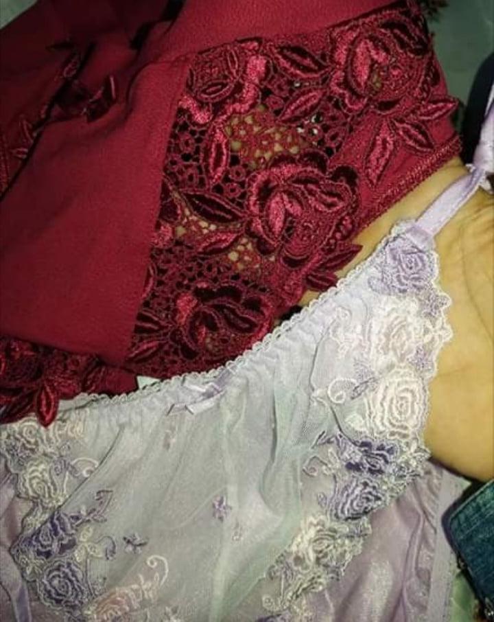 8P Sri lankan Lady Panty Show 1