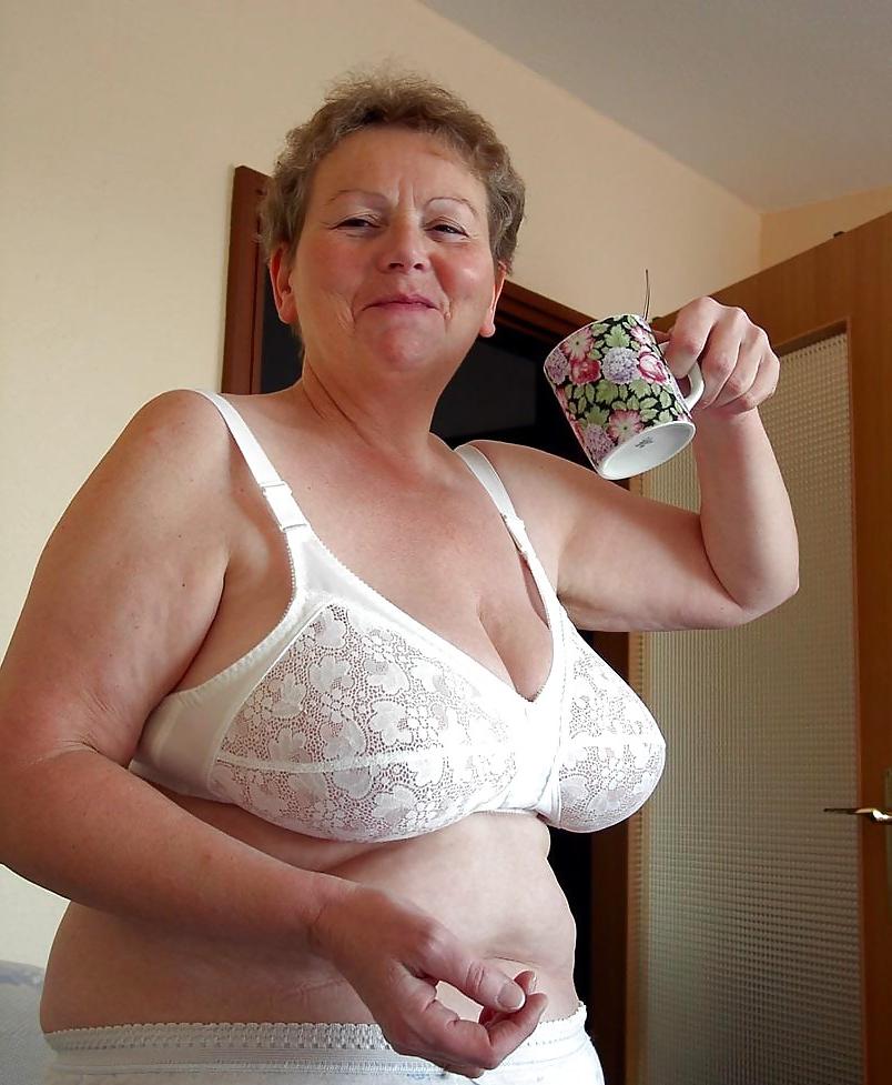 20P Busty women 157 (Underwear special)