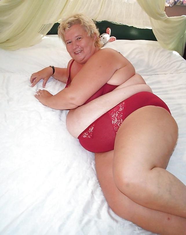 20P Busty women 157 (Underwear special)
