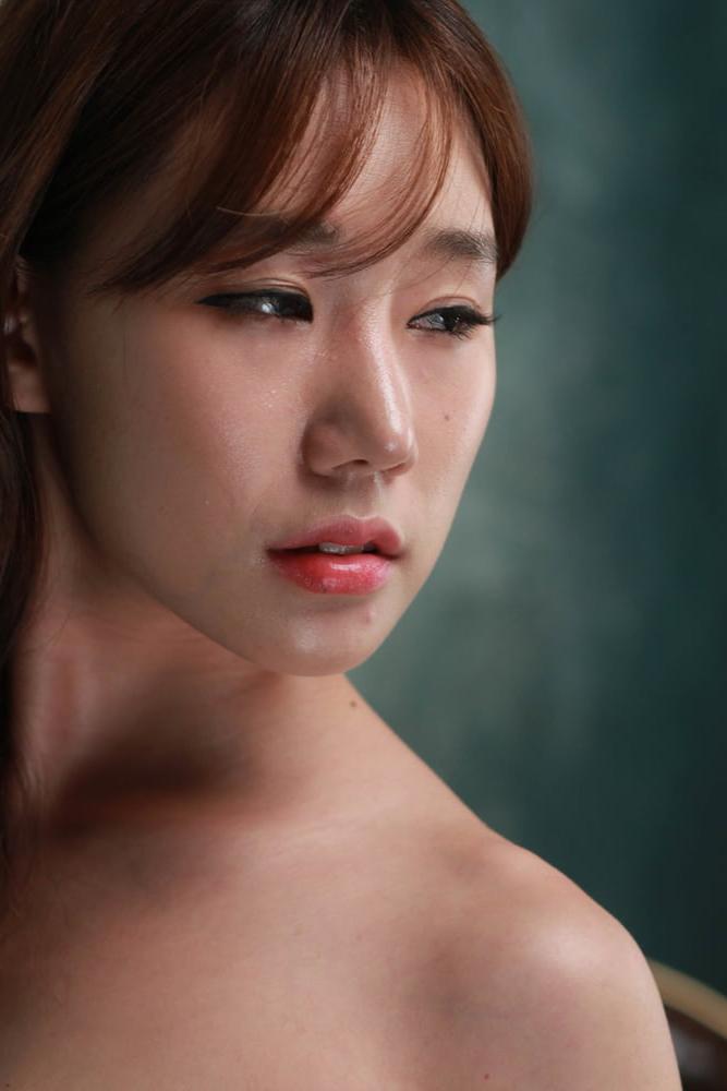 20P Korean Model #11 b