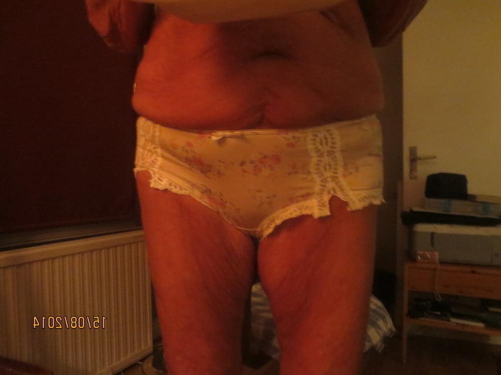 25P Sexy Grandma