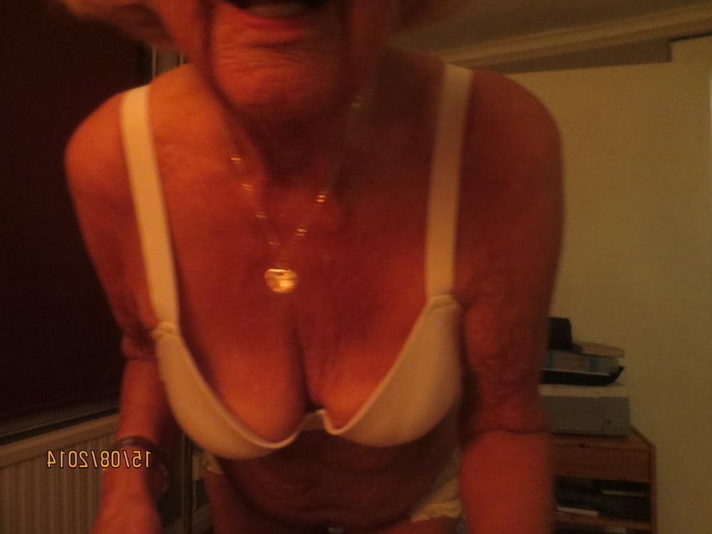25P Sexy Grandma