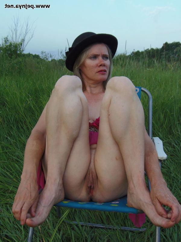 25P Sexy whores in public (part 52)