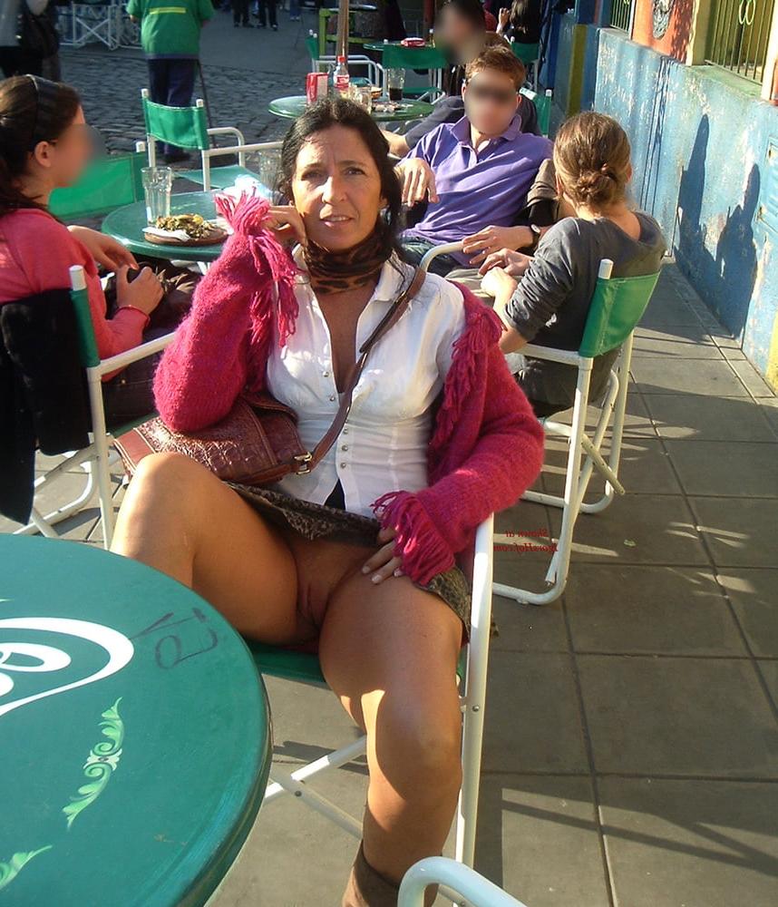 20P flashing in public