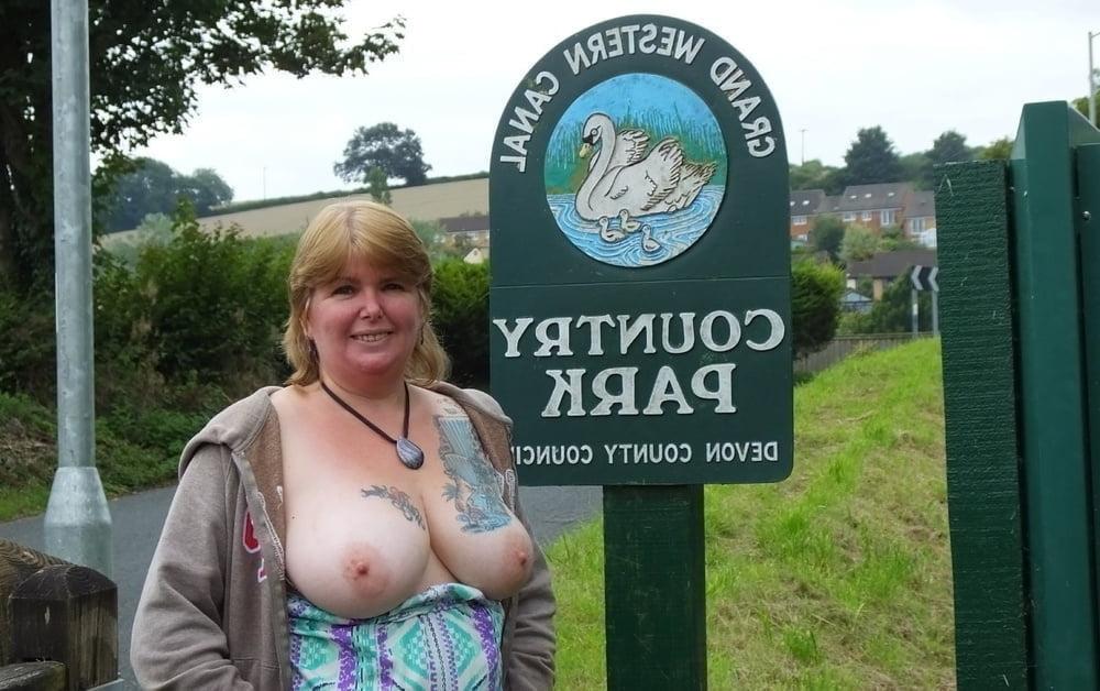 25P Sharon Gorgeous Tattooed Tits..