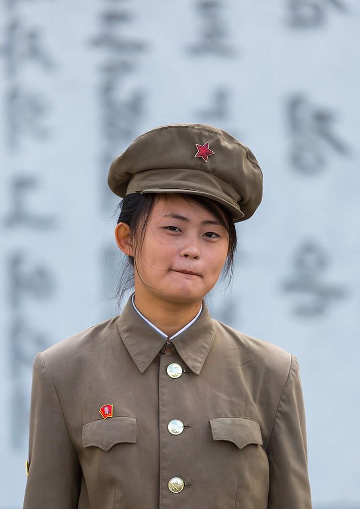 8P HOT NORTH KOREAN GIRLS! 2