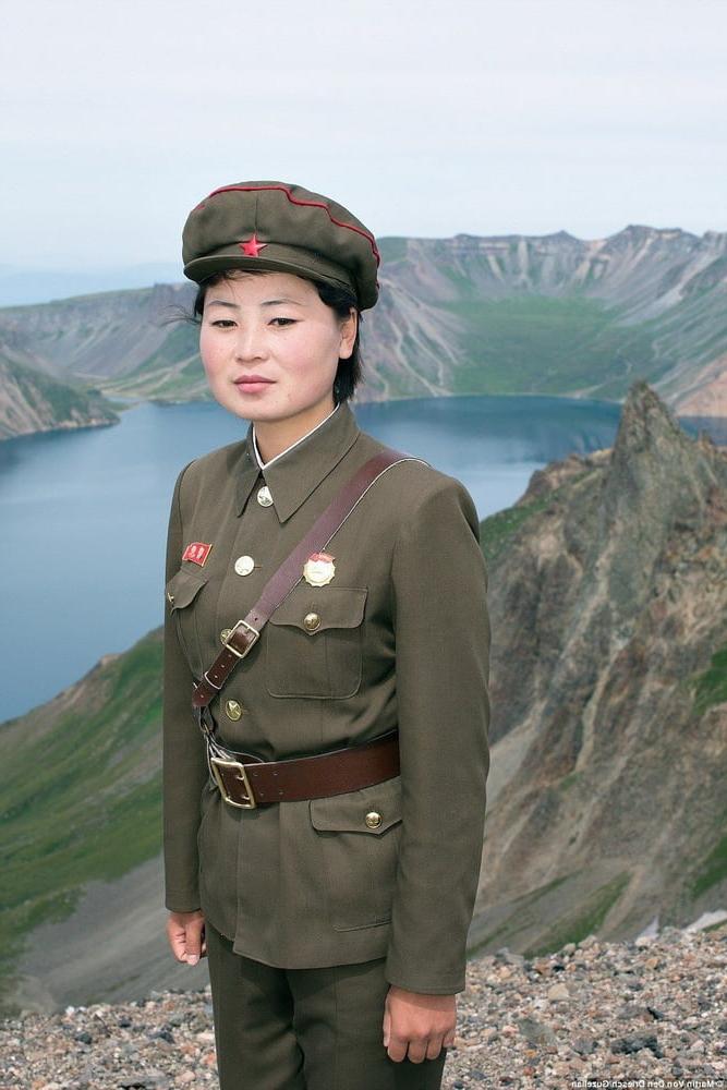 8P HOT NORTH KOREAN GIRLS! 2