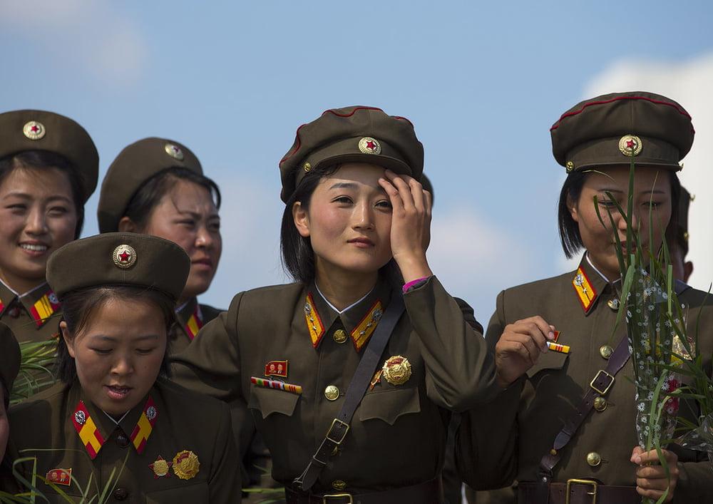 8P HOT NORTH KOREAN GIRLS! 2