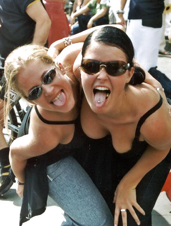25P Downblouse-Cleavage 2